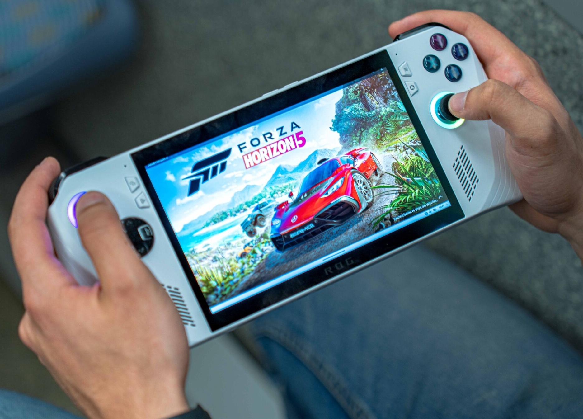 Test ROG Ally (Z1 Extreme) : la console portable qui se prend pour