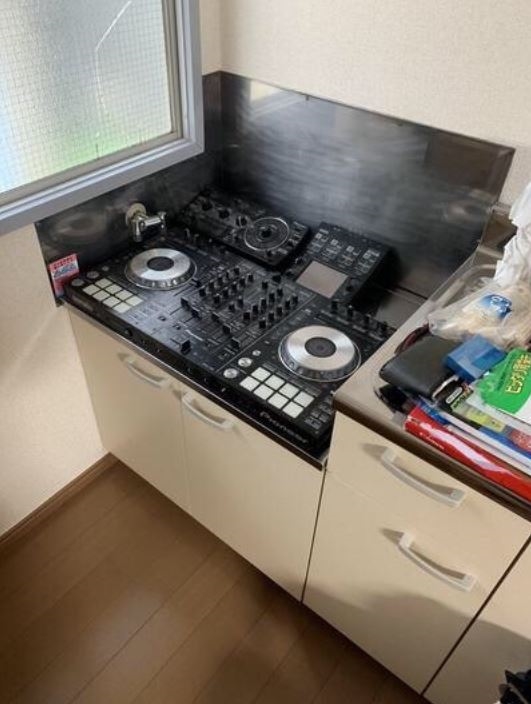 https://rehost.diberie.com/Picture/Get/f/247081