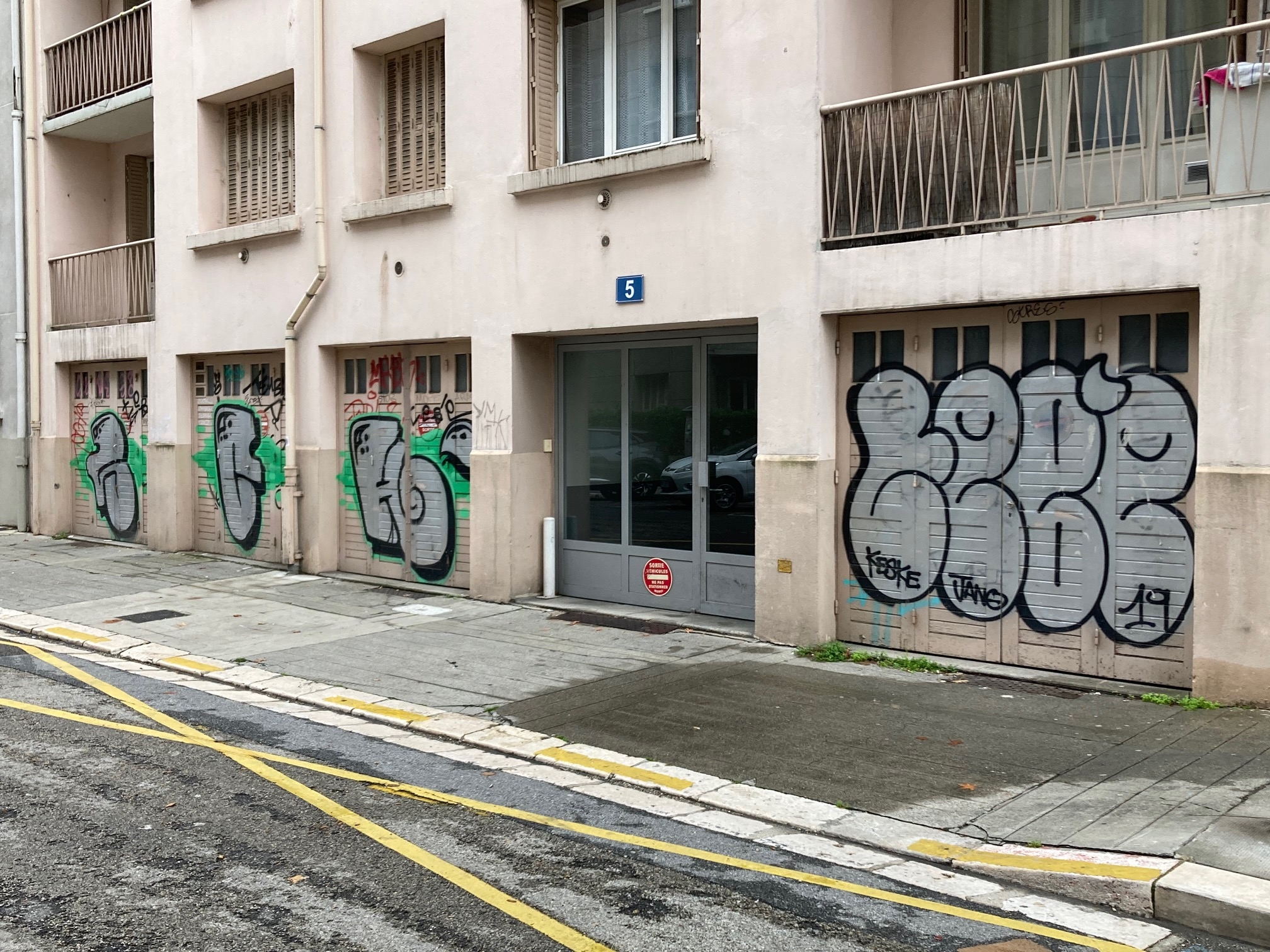 https://rehost.diberie.com/Picture/Get/f/97030