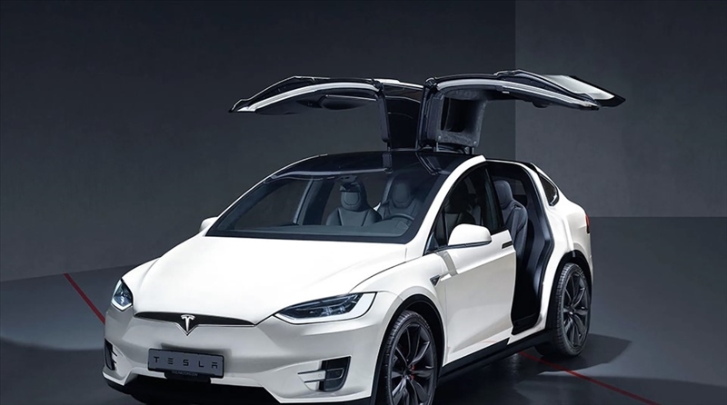 Barres de toit Tesla Model Y 4 portes berline à partir de 2020 -  Emportertout - Votre voyage commence ici