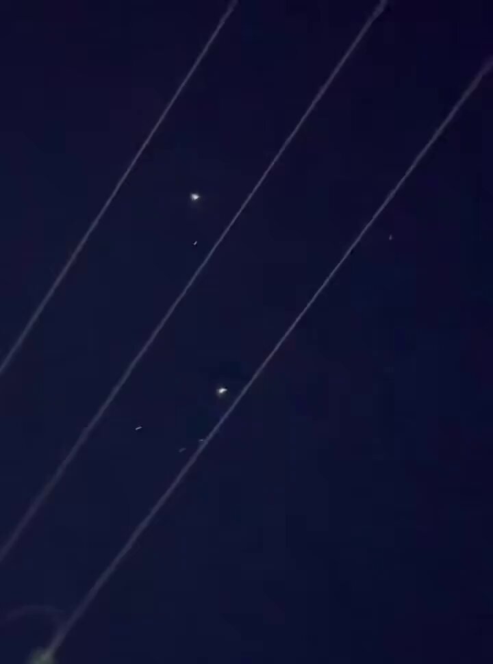 https://rehost.diberie.com/Rehost?size=min&url=https://pbs.twimg.com/amplify_video_thumb/1934315107615686657/img/kQuPxrOilqE6e2gh.jpg&hfr-url-data=https%3A%2F%2Fvideo.twimg.com%2Famplify_video%2F1934315107615686657%2Fvid%2Favc1%2F720x970%2F6sYvRPWyvZrijOaM.mp4&hfr-media-type=video%2Fmp4