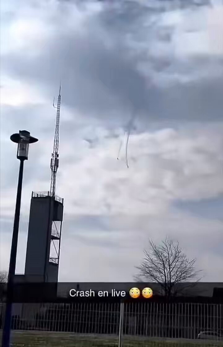 https://rehost.diberie.com/Rehost?size=min&url=https://pbs.twimg.com/amplify_video_thumb/1904549529631772672/img/i9sQS1OfIns61gEM.jpg&hfr-url-data=https%3A%2F%2Fvideo.twimg.com%2Famplify_video%2F1904549529631772672%2Fvid%2Favc1%2F720x1122%2FkptoC0S1VXOZn6hD.mp4%3Ftag%3D14&hfr-media-type=video%2Fmp4