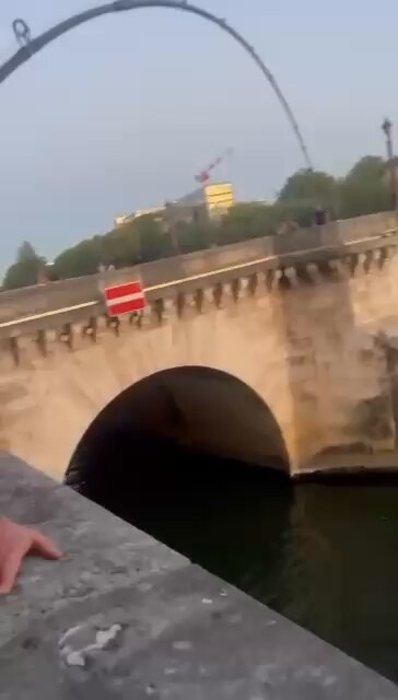 https://rehost.diberie.com/Rehost?size=min&url=https://pbs.twimg.com/amplify_video_thumb/1918038539666681856/img/TmFG01WbIm4zQRsT.jpg&hfr-url-data=https%3A%2F%2Fvideo.twimg.com%2Famplify_video%2F1918038539666681856%2Fvid%2Favc1%2F364x640%2FMK0S9p-Xo9S0_mA5.mp4%3Ftag%3D16&hfr-media-type=video%2Fmp4