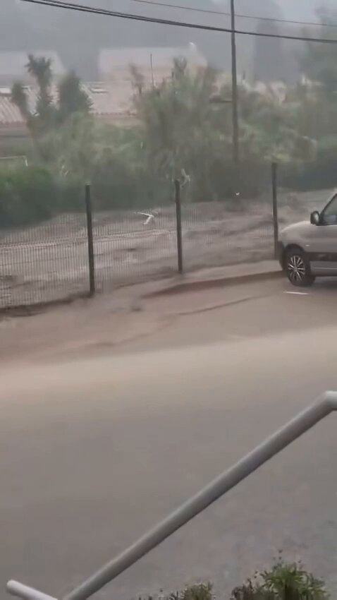 https://rehost.diberie.com/Rehost?size=min&url=https://pbs.twimg.com/amplify_video_thumb/1924740669492404225/img/3k4BwESUTBGEXDa9.jpg&hfr-url-data=https%3A%2F%2Fvideo.twimg.com%2Famplify_video%2F1924740669492404225%2Fvid%2Favc1%2F478x850%2FMPbIrgZ9XXl1wyIW.mp4%3Ftag%3D16&hfr-media-type=video%2Fmp4