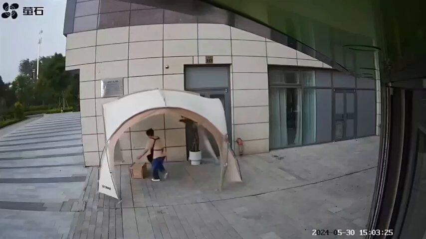 https://rehost.diberie.com/Rehost?size=min&url=https://pbs.twimg.com/ext_tw_video_thumb/1797110956205682689/pu/img/4ZAgCsbrxtQWax-v.jpg&hfr-url-data=https%3A%2F%2Fvideo.twimg.com%2Fext_tw_video%2F1797110956205682689%2Fpu%2Fvid%2Favc1%2F854x480%2F8WnLjwMNoKYrf8mp.mp4%3Ftag%3D12&hfr-media-type=video%2Fmp4