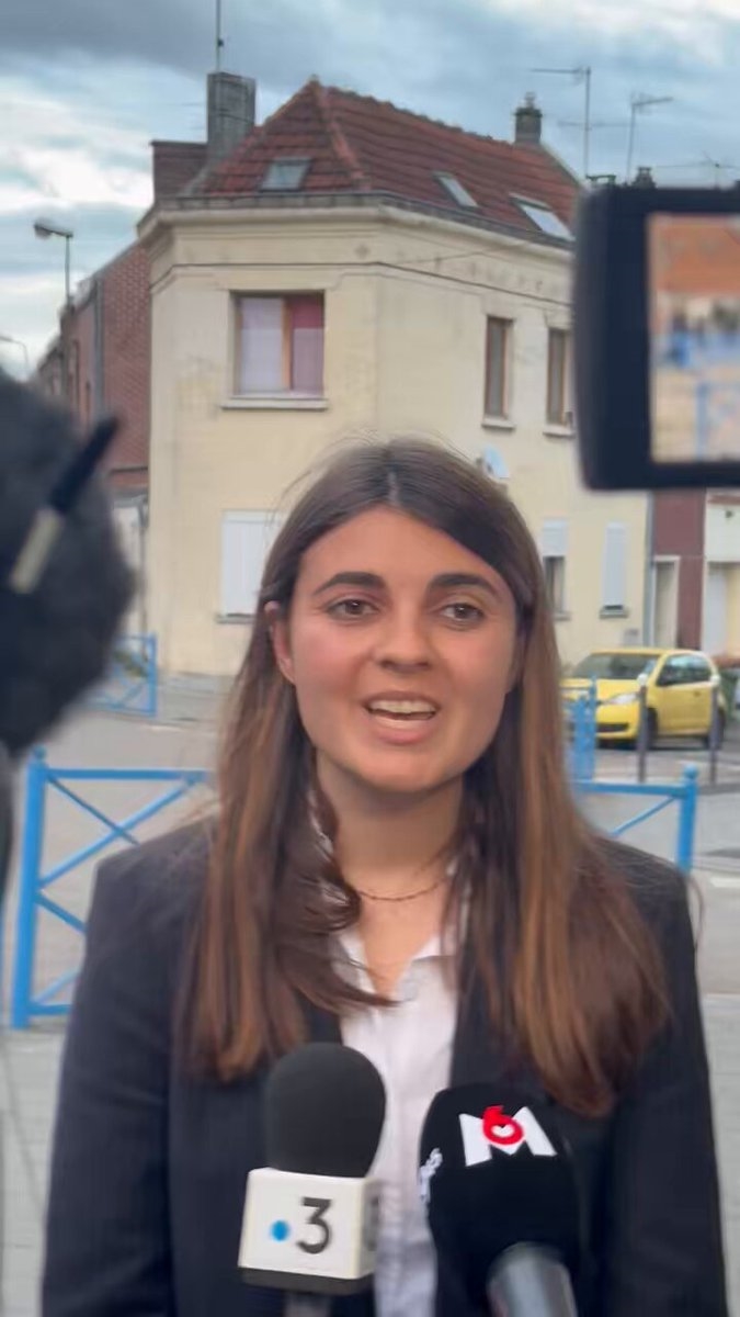 https://rehost.diberie.com/Rehost?size=min&url=https://pbs.twimg.com/ext_tw_video_thumb/1807505550210674688/pu/img/QLBWxEklmBP-HRSd.jpg&hfr-url-data=https%3A%2F%2Fvideo.twimg.com%2Fext_tw_video%2F1807505550210674688%2Fpu%2Fvid%2Favc1%2F720x1280%2Frw43WEpf9Hg4f1nf.mp4%3Ftag%3D12&hfr-media-type=video%2Fmp4