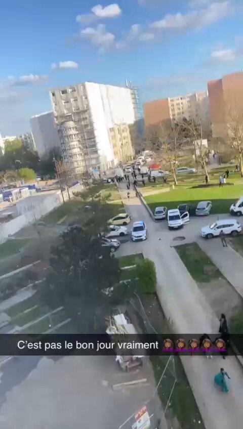 https://rehost.diberie.com/Rehost?size=min&url=https://pbs.twimg.com/ext_tw_video_thumb/1906471441127641089/pu/img/_3cID1HP3XxQOjz1.jpg&hfr-url-data=https%3A%2F%2Fvideo.twimg.com%2Fext_tw_video%2F1906471441127641089%2Fpu%2Fvid%2Favc1%2F480x848%2FyHzC0ZHVeuzAJLgC.mp4%3Ftag%3D12&hfr-media-type=video%2Fmp4