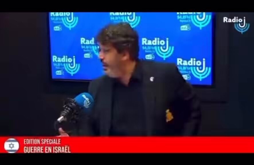 https://rehost.diberie.com/Rehost?size=min&url=https://pbs.twimg.com/amplify_video_thumb/1752357754126102528/img/mR4iCTMNnVVyDASb.jpg&hfr-url-data=https%3A%2F%2Fvideo.twimg.com%2Famplify_video%2F1752357754126102528%2Fvid%2Favc1%2F886x574%2FxniY3paOcZCHs0dc.mp4%3Ftag%3D14