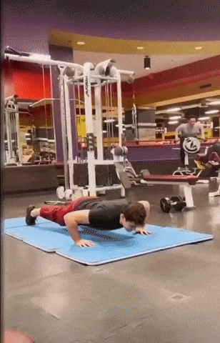 https://rehost.diberie.com/Uploads/0/20221001-183939-e21bd1a5-cddb-4fb4-9df8-2a9bc04dc279.0.pic.gif