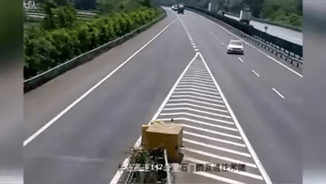 https://rehost.diberie.com/Uploads/0/20221019-151236-c4d62c03-22a2-45bd-a357-6730c06c3e60.0.pic.gif