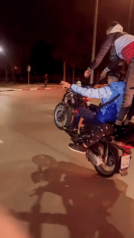 20250420-204233-47b43b9c-a3aa-4475-82cd-f8654f246139.0.pic.gif