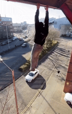 20250607-230358-90d7f82b-7e77-4f30-834b-30e2eac8c008.0.pic.gif