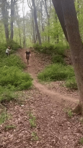 20250823-161645-9d9d9428-d2c0-4995-9232-1bb2242383ff.0.pic.gif
