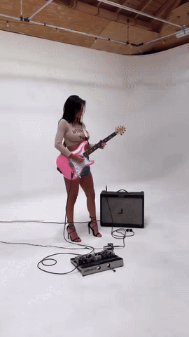 https://rehost.diberie.com/Uploads/0/20250914-190348-0f4603e5-ea3f-4139-8ef0-4e78474b177d.0.pic.gif