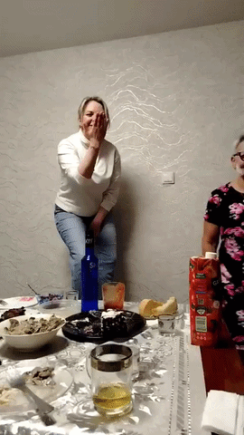 20260607-102539-c5a9e218-438e-49d6-8d79-1c9f5d5556aa.384.pic.gif