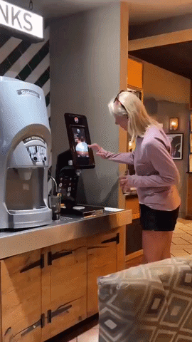 https://rehost.diberie.com/Uploads/384/20260620-161449-614f1fd0-799a-4810-abd0-4e63d13b0d76.384.pic.gif